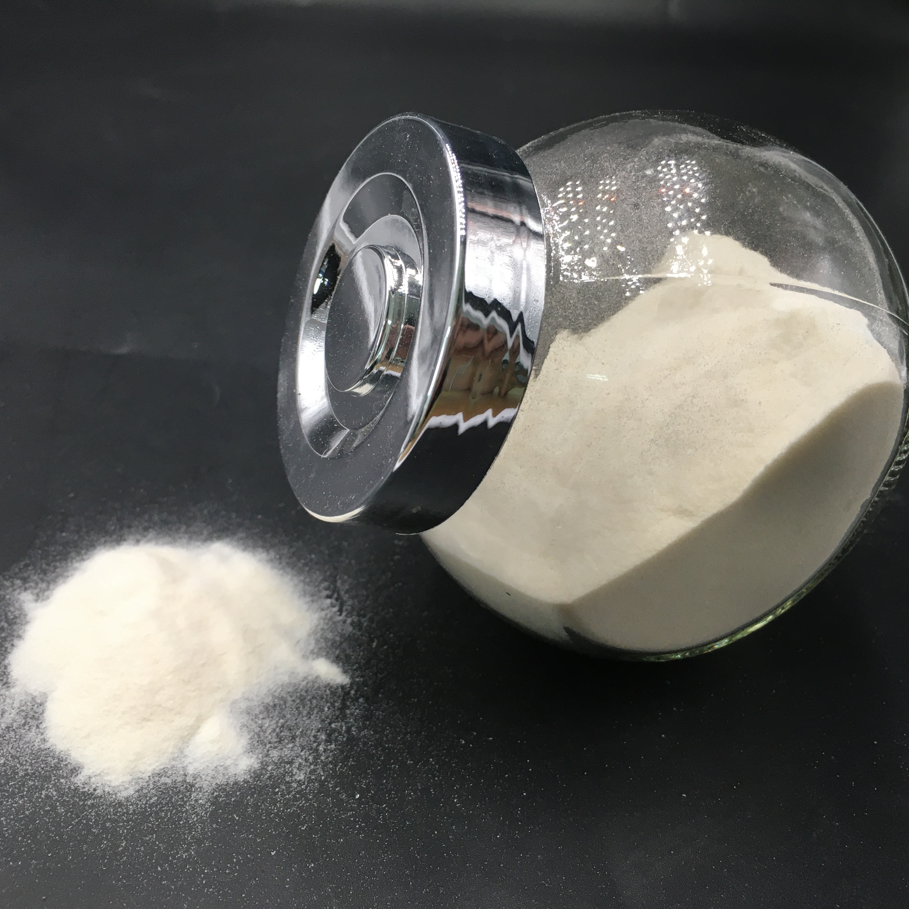 Массовый высококачественный молибдат натрия безводный пищевой белый кристаллический промышленный сорт с лучшей чистотой кристаллический для растений для продажи